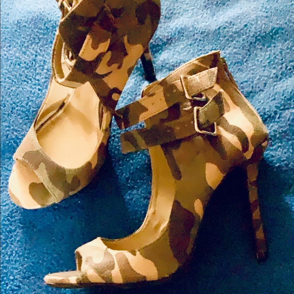 Christian Siriano Shoes - CHRISTIAN SIRIANO